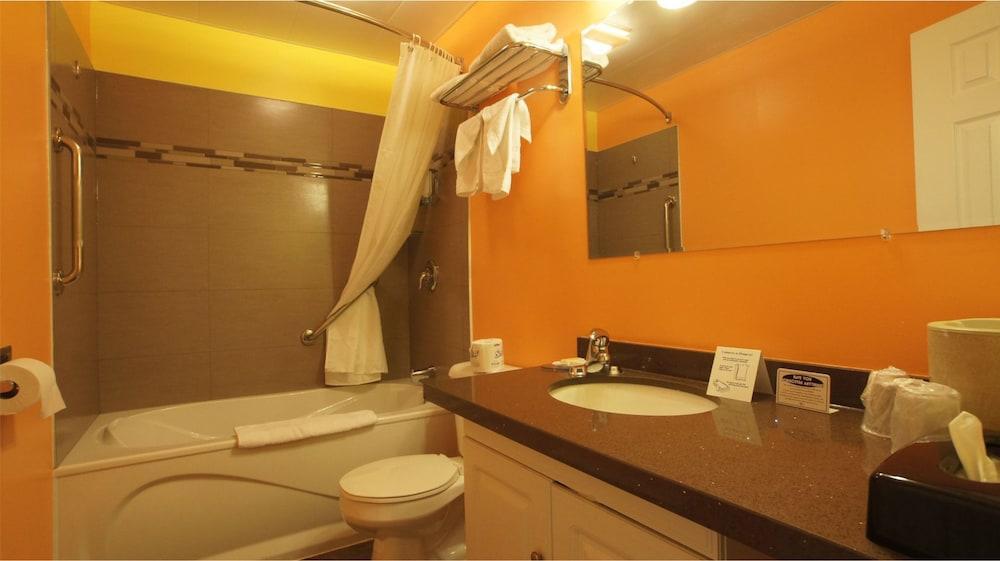 Harmony Inn Ґодріч Екстер'єр фото