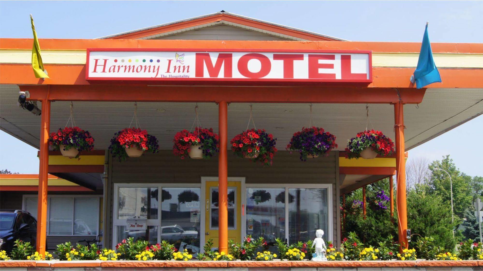 Harmony Inn Ґодріч Екстер'єр фото